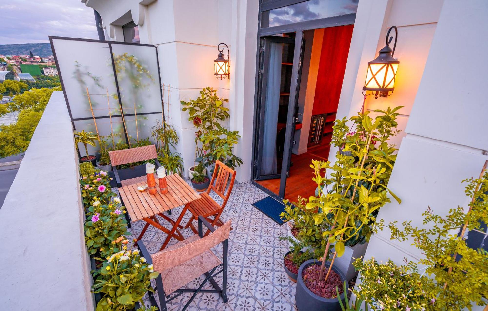 Zorba&Bond Boutique Hotel Τυφλίδα Εξωτερικό φωτογραφία