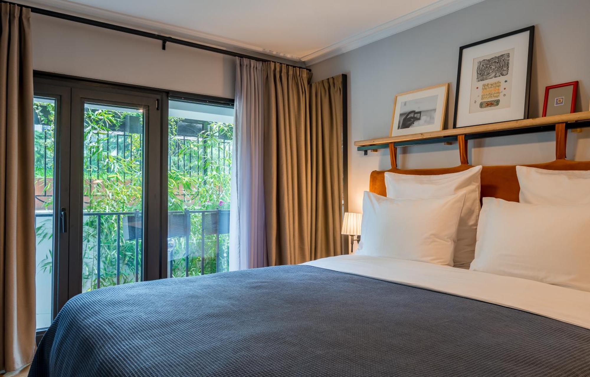 Zorba&Bond Boutique Hotel Τυφλίδα Δωμάτιο φωτογραφία